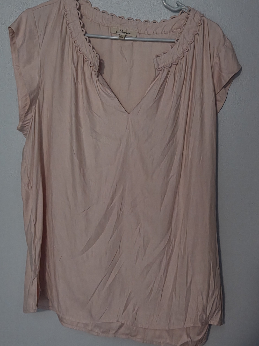 Serein Pale Pink Scalloped V-Neck Cap Sleeve Blouse